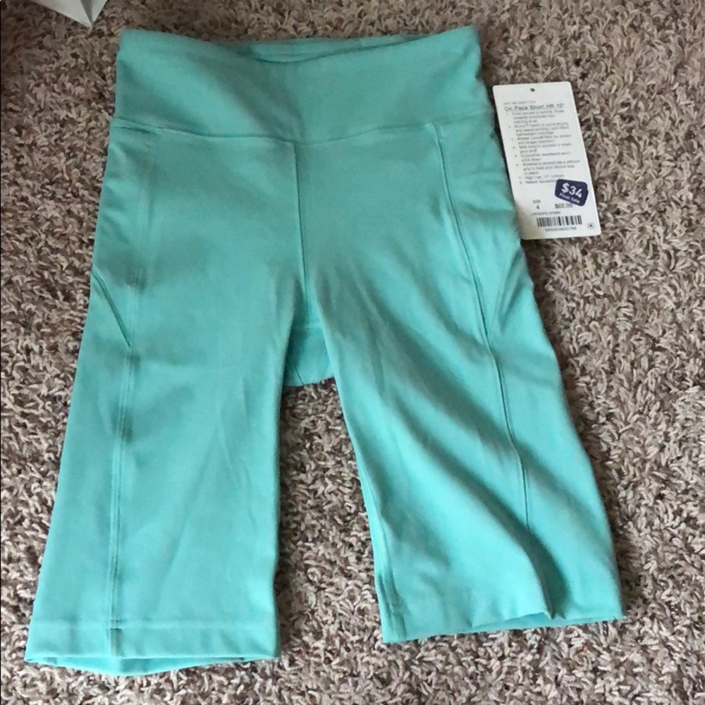 Lululemon On pace shorts